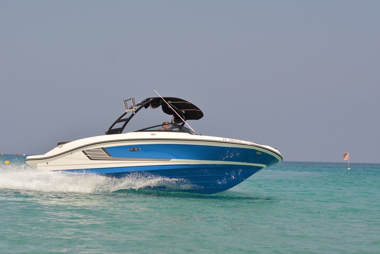 Picture of Sea Ray Luxury Boat