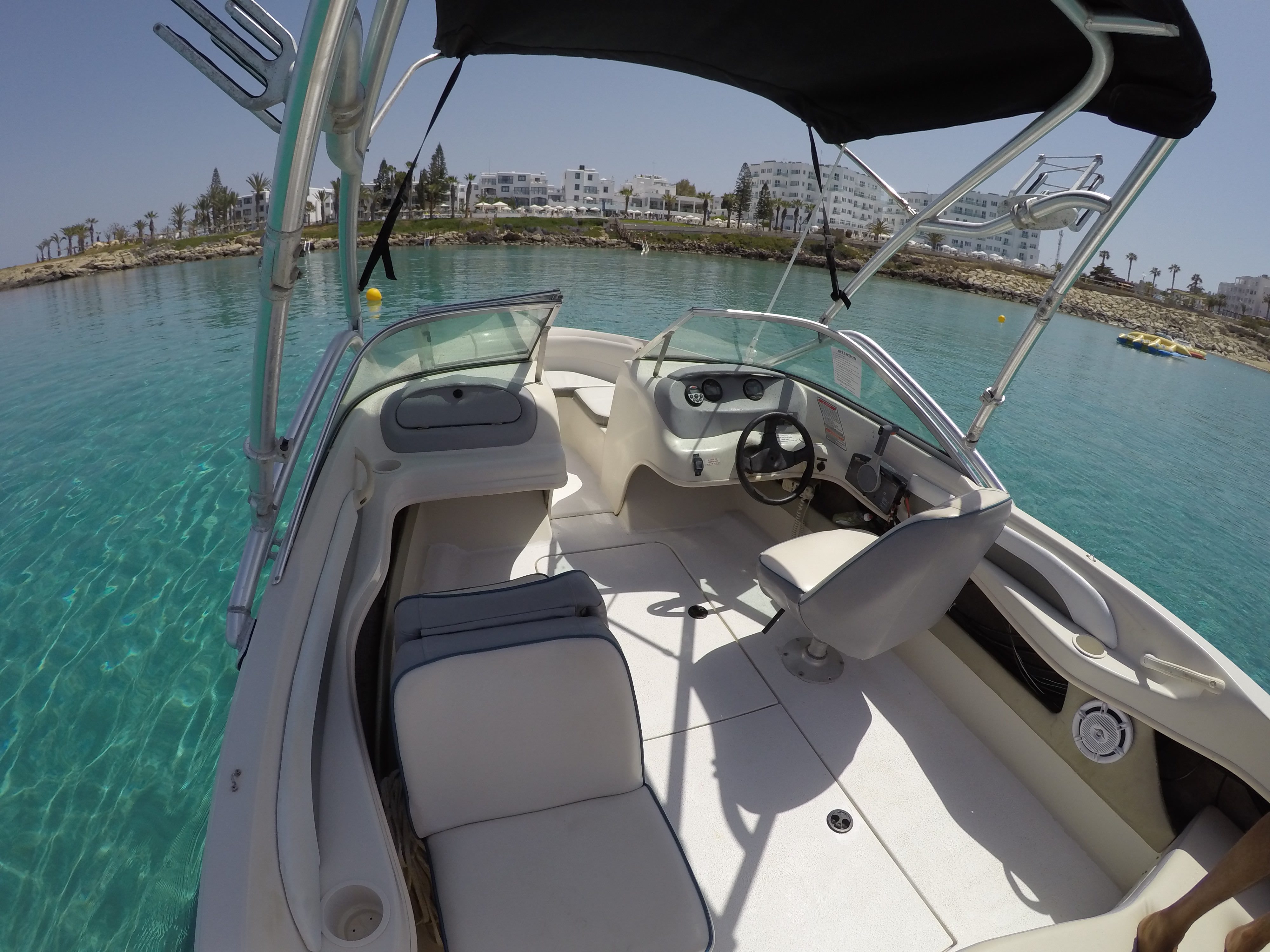 Picture of Sea Ray Sports Boat