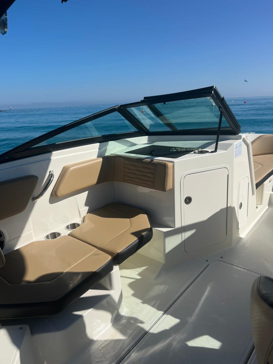 Picture of Sea Ray Luxury Boat